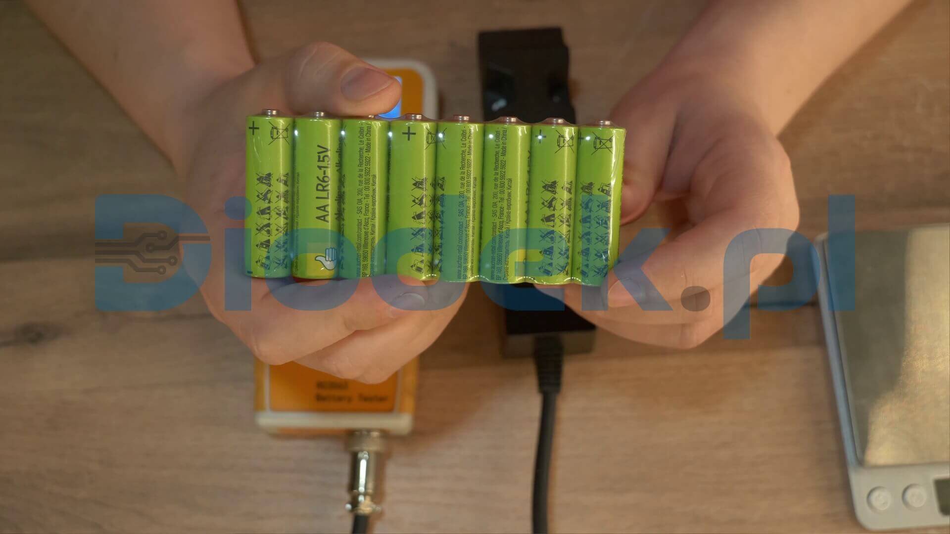 Bateria Auchan Zielone Alcaline z logo kciuka AA — zdjęcie 2